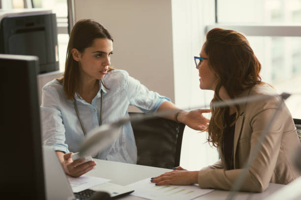 istock Businesswomen working in the office 670531690