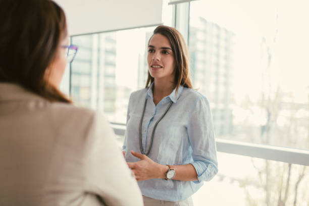 istock Businesswomen working in the office 670532752