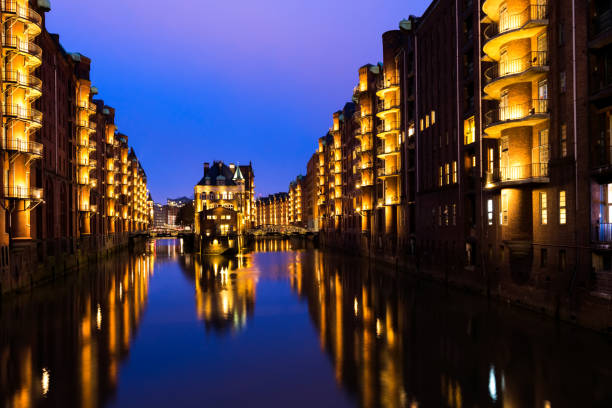 istock View of Wandrahmsfleet at night, Hamburg, Germany 670551206