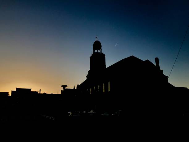 kirche silhouette - st michaels church stock-fotos und bilder