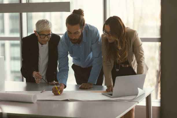 istock Business people in the office 670591082