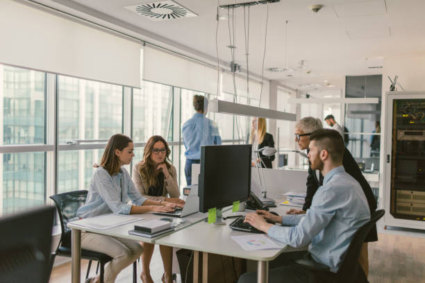 istock Business people in the office 670591234