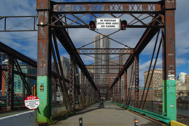 istock Boston Northern Avenue Bridge in Massachusetts 670652296