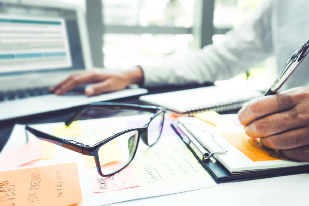 istock Businessman working concept.Analysis strategy marketing process. 670668326