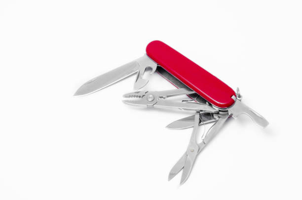 赤ナイフマルチツール、白い背景に隔離 - penknife swiss culture work tool switzerland ストックフォトと画像