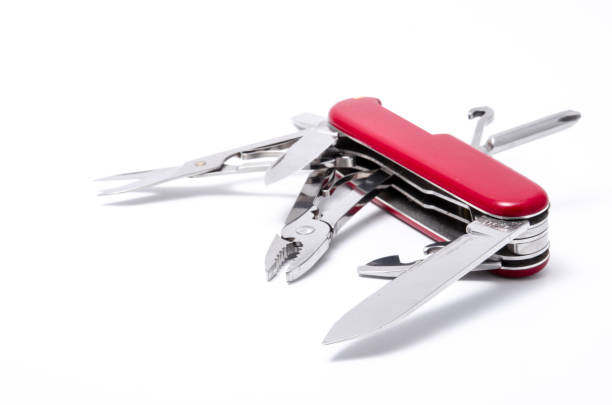 赤ナイフマルチツール、白い�背景に隔離 - penknife swiss culture work tool switzerland ストックフォトと画像