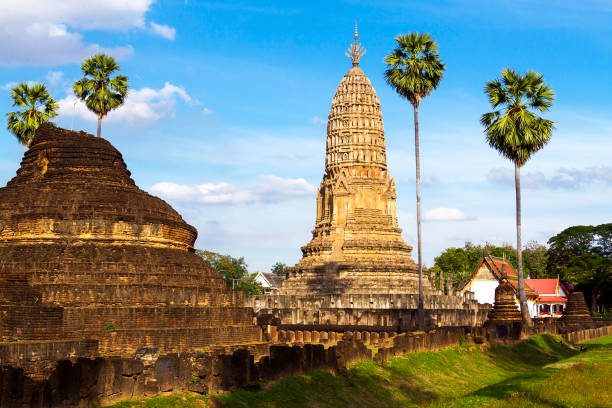 istock Old pagoda Wat Phra Si Ratanamahathat temple 670685304