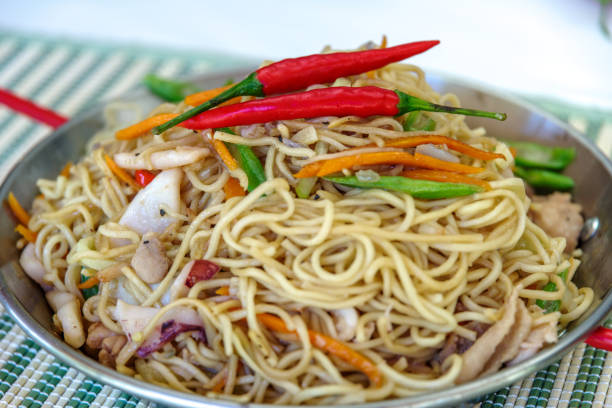 istock Pansit canton receipy by Filipino 670727016