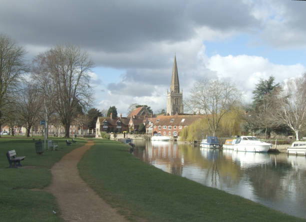 istock The River Thames in Early Spring 670781858