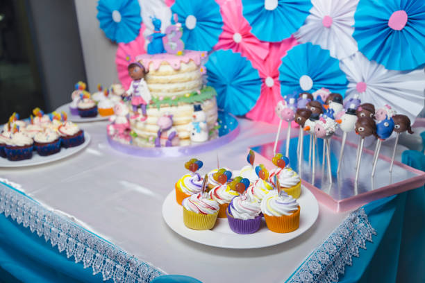 istock Table decorations for birthday 3 years. The sweet table. 670782798