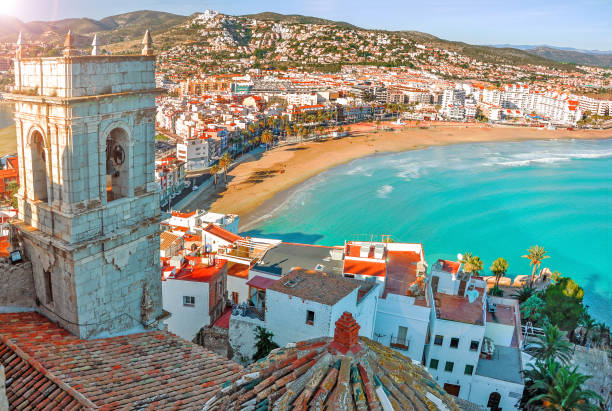 高さからの海の眺め。バレンシア、スペイン。 海と湾の美しい景色。 - スペイン ストックフォトと画像