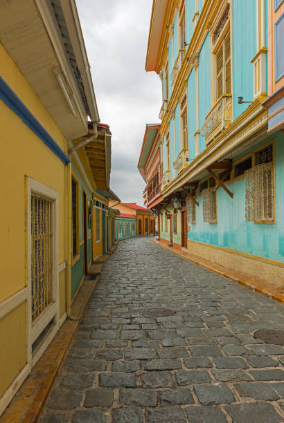istock Guayaquil Street View 670964168