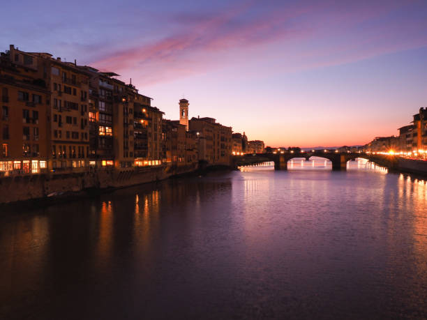 istock Sweet sky by arno river in Florence 671039128