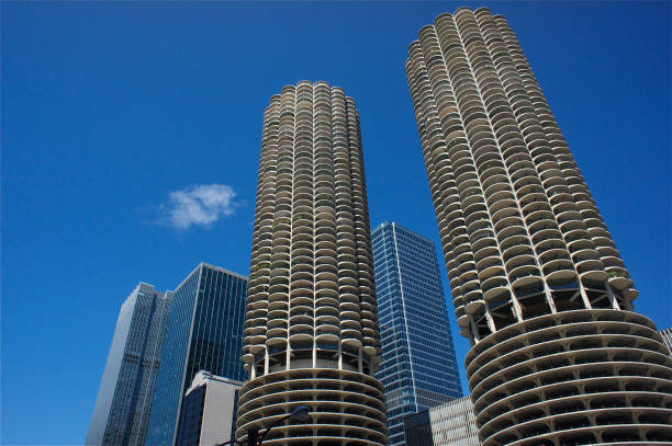 istock Downtown buildings in Chicago 671125086