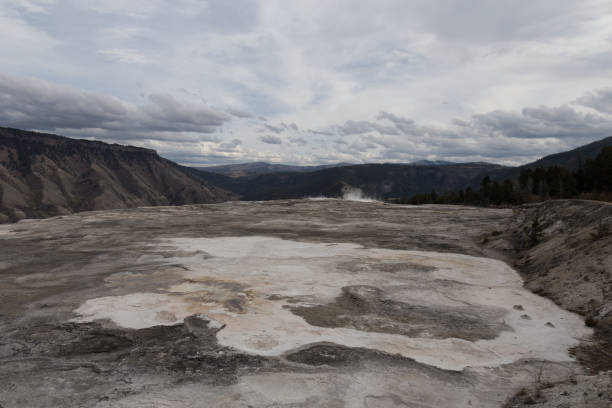 istock Top of Mammoth Hot Springs 671136076