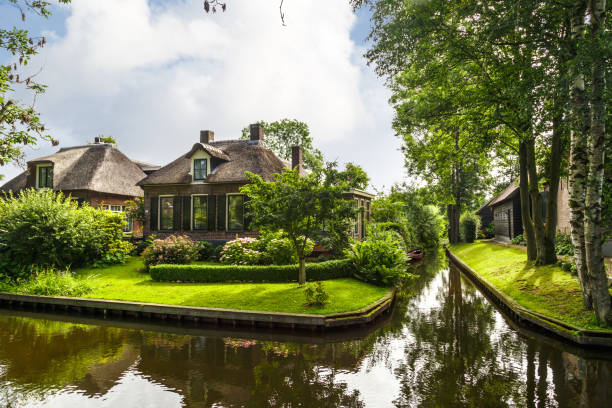 istock Giethoorn Village View 671164090