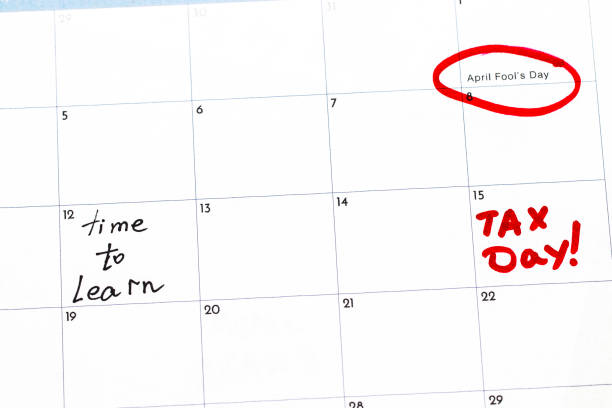 istock Save the date written on the calendar 671178998