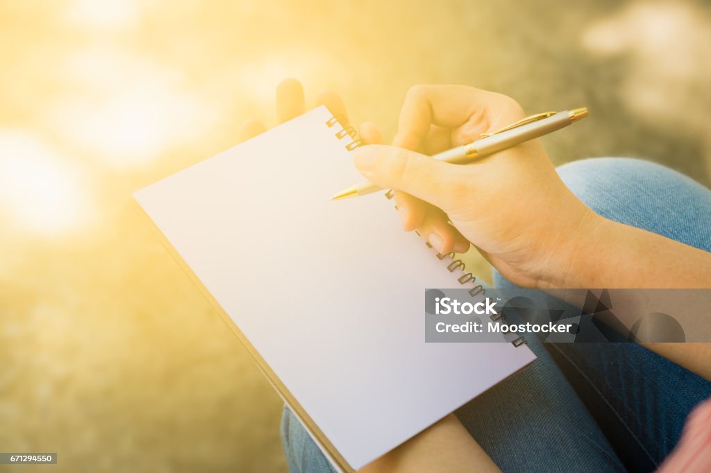 Empty Hand Writing Close Up Of Womans Hand Writing Something Down In A Notebook Empty ...