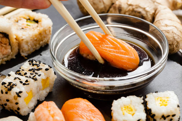 шиферный лоток из различных суши - nigri sushi стоковые фото и изображения