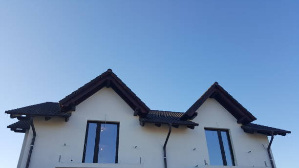istock The top of the house 671353388