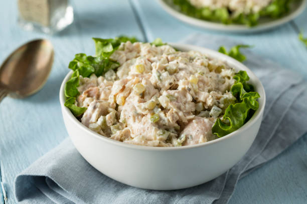 hausgemachte gesunde hähnchensalat - sandwich salad chicken chicken salad stock-fotos und bilder