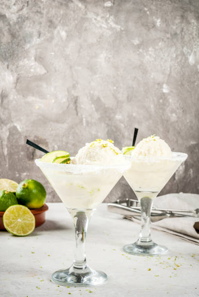 istock Alcoholic cocktail floating margarita 671452228