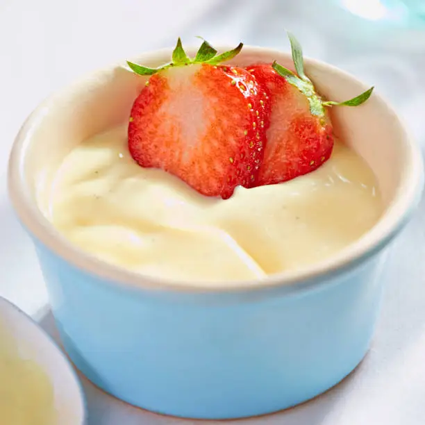 Custard vanilla with strawberries