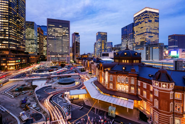 tokyo station - tokyo station railroad station chiyoda ward building exterior imagens e fotografias de stock