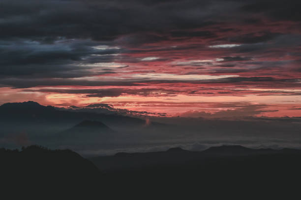 mt bromo wschód słońca - bromo crater zdjęcia i obrazy z banku zdjęć