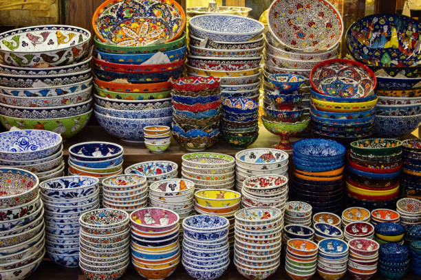 istock Ceramics store at Grand bazaar in Istanbul 671622028