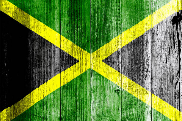 istock Jamaica Flag Grungy Distressed Board 671668164