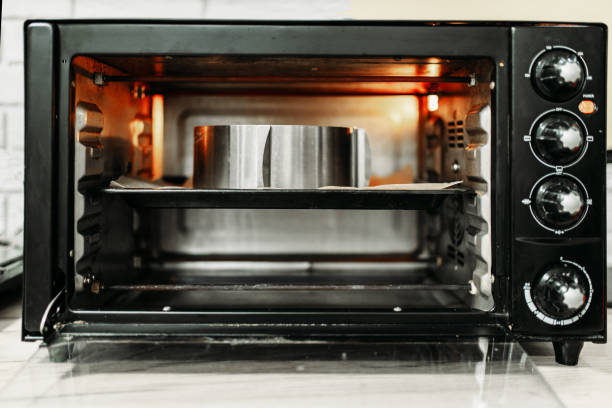 istock Electric mini oven for homemade cooking 671712878