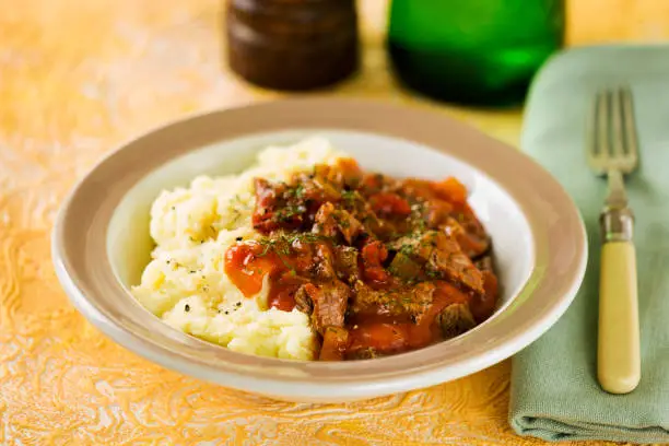 Braised beef with mashed potatoes