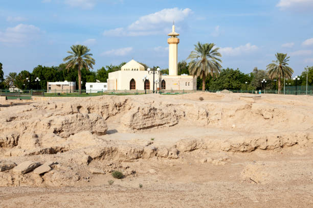 istock Mosque and ruins in Al Ain, Abu Dhabi 671809338