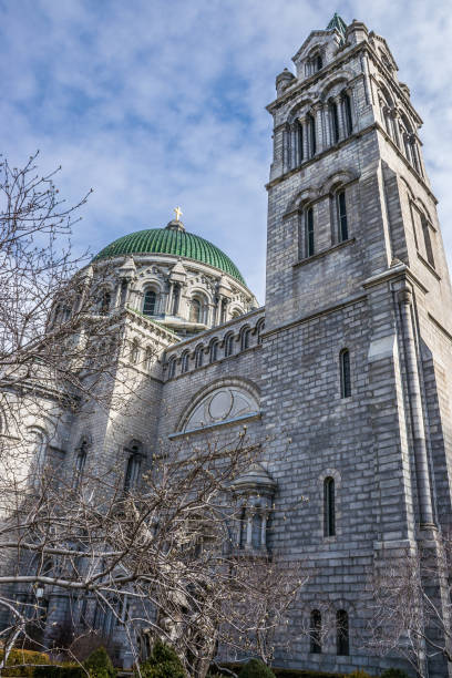 istock Saint Louis, MO USA - 02/13/2015 - Saint Louis Basilica Side View 671818988