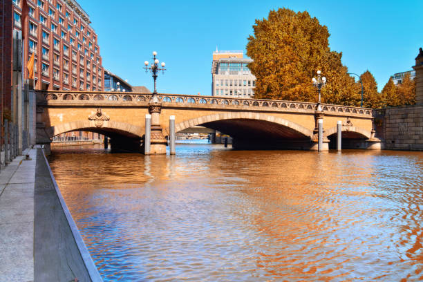 istock Historical footbridge in Hamburg, Germany 671910128