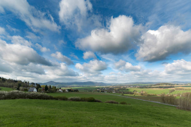 montañas de zittau en la alta lusacia - mazowieckie fotografías e imágenes de stock