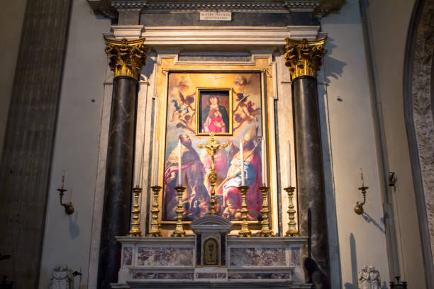 istock Basilica San Lorenzo, Florence, Italy 671952158