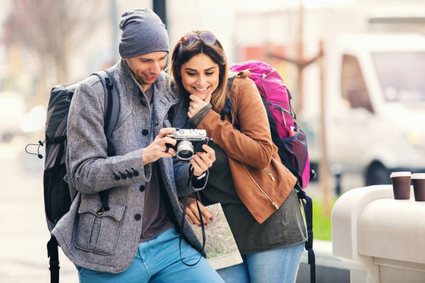 istock Tourists Sightseeing City 672023132