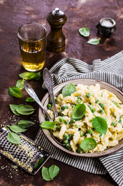 istock Pasta galletti with peas 672029118