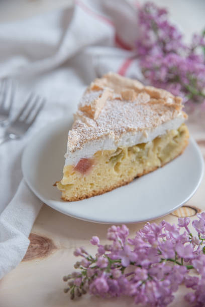 Rhubarb cake
