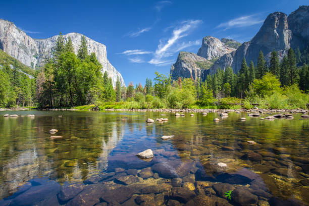 parco nazionale di yosemite in estate, california, stati uniti - yosemite national park waterfall half dome california foto e immagini stock