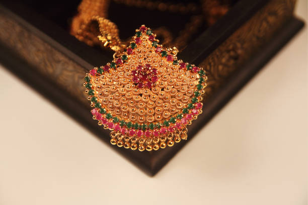 istock Traditional Wedding Gold Necklace 672110556