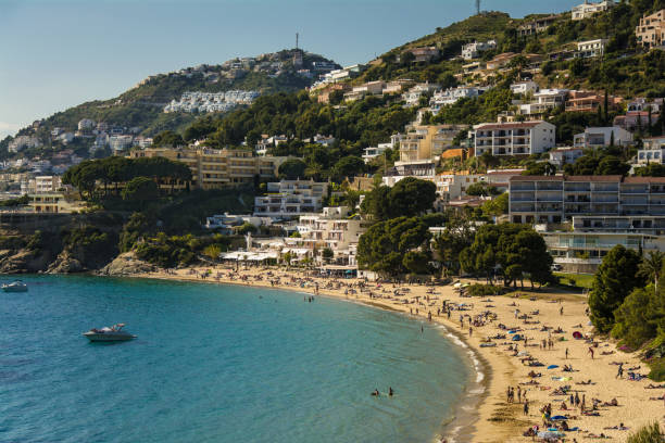 plage de canyelles petites à roses, costa brava, catalogne - province de gérone photos et images de collection