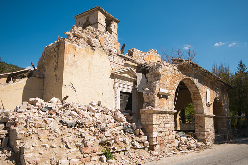 La iglesia de San Antonio Abate de Visso destruida por el terremoto photo