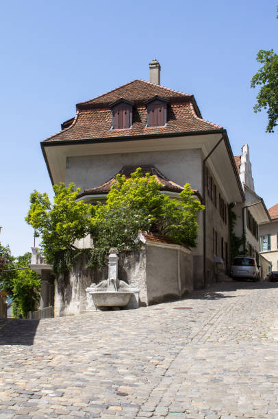 widok na stare miasto thun, szwajcaria - thun switzerland facade european culture zdjęcia i obrazy z banku zdjęć