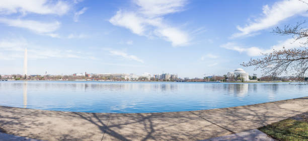 istock Tidal Basin with Washington Monument reflection and Thomas Jefferson Memorial 672205106