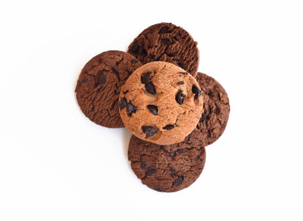 istock Chocolate homemade pastry cookies isolated on white background 672263028