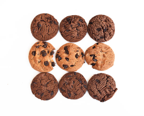 istock Round cookie with chocolate isolated over the white background 672263052