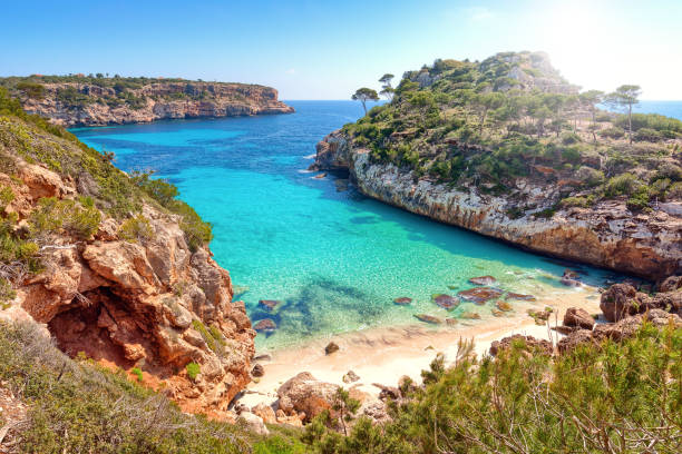istock Calo des moro, Mallorca, Spain 672350260